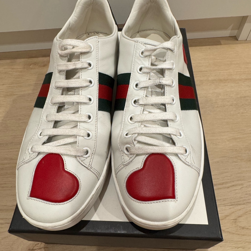 Gucci Women White Sneakers With Red Heart